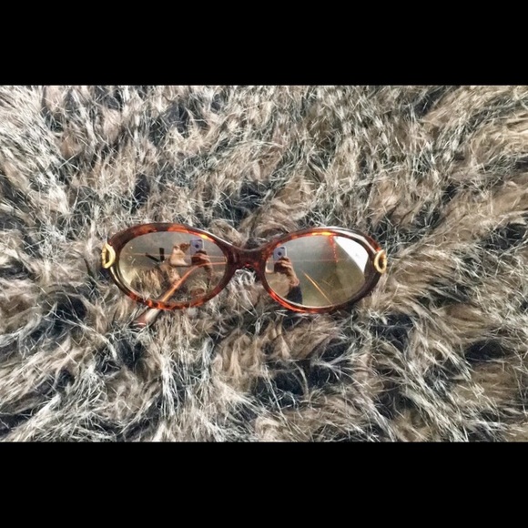 Y2K vintage oval shape tortoise shell sunglasses - Picture 3 of 6